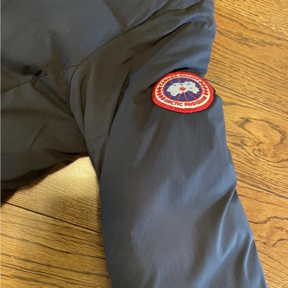 Canada goose puffer jacket